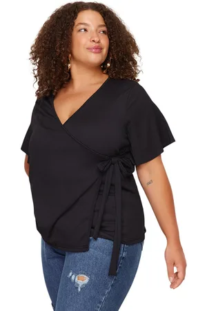 Trendyol Zwarte Gebreide Blouse Met Dubbele Rij Knopen En Stropdas Tbbss23Ah00126