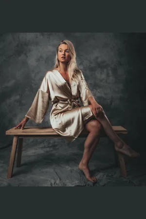 Merkloos Kimono van heerlijk satijn - Speciale Gold edition