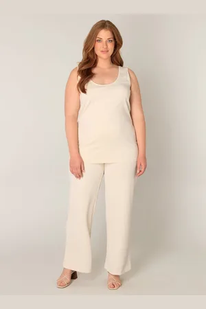 Base Level CURVY Yuppie Top - - maat 5(58/60)