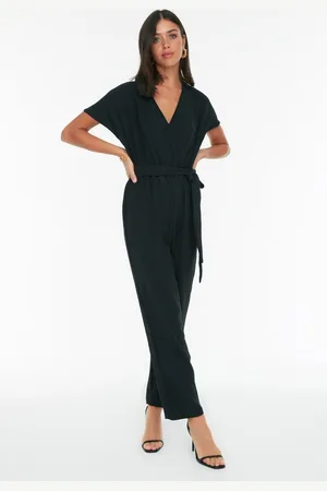 Trendyol Zwarte Vetersluiting, Gedetailleerde Dubbele Rij Knopen, Geweven Jumpsuit Met Pijpbeenderen En Pijpen Twoss21Tu0112