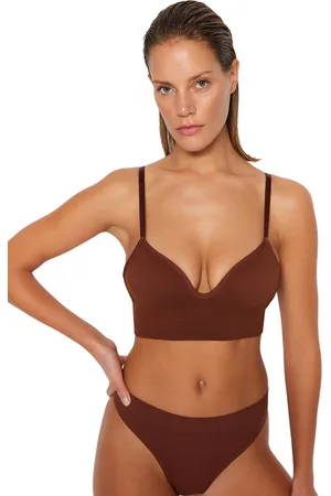 Trendyol Zwarte Naadloze Strapless Niet-Gevoerde Niet-Uniforme Cupped Bralette Gebreide Bh Thmaw22Su0043