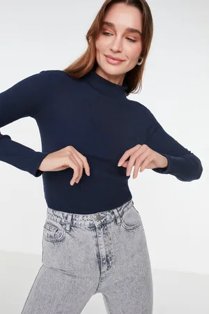 Trendyol Bordeauxrode Slanke, Nauwsluitende, Geribbelde Flexibele Gebreide Blouse Met Hoge Hals Twoaw21Bz0423