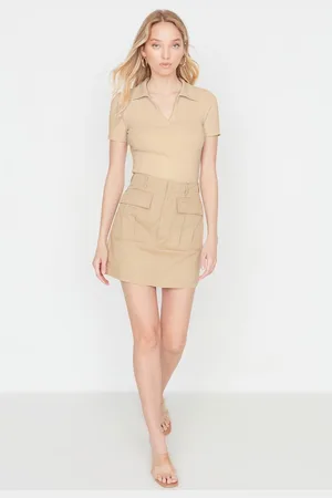 Trendyol Kaki Aansluitende Cropped Polohals Corduroy Gebreide Blouse Met Stretch Twoss21Bz0038.