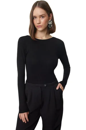 Trendyol Zwarte Rugloze Slanke/Passende Gebreide Blouse Met Normale/Normale Lengte Twoaw25Bz00009