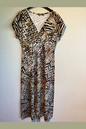 Geisha Dress v-neck sleeveless AOP