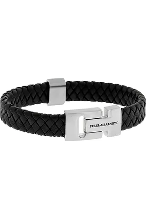Steel & Barnett De Armband Harrison van is een stijlvol heren sieraad met een gevlochten leren band en een robuuste metalen sluiting