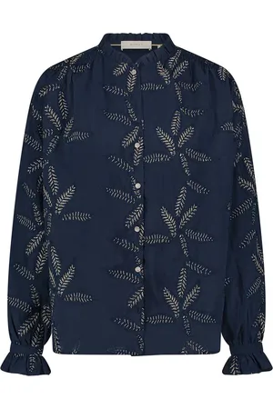 NUKUS De Jenna Blouse Embroidery van is een dames blouse met een opstaande kraag en bloemenpatroon
