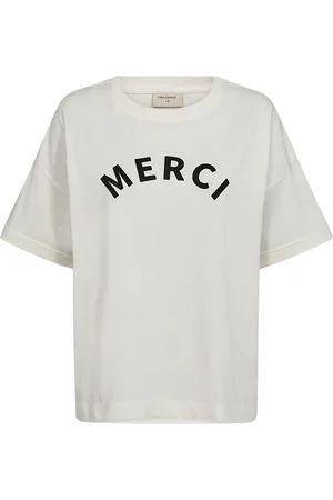 Freequent Het T-shirt Carol van is een casual dames t-shirt met een ronde hals en korte mouwen