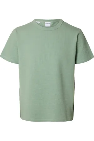 SELECTED T-shirt Sander Seersucker van is een stijlvol casual heren T-shirt, gemaakt van comfortabel katoen