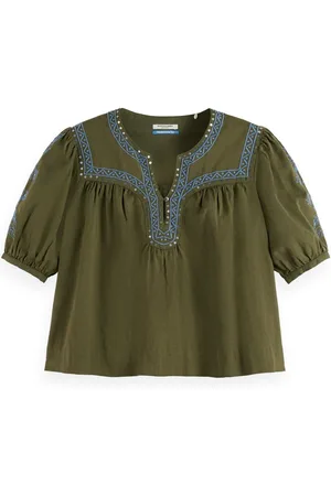 Scotch&Soda De Embroidered Top van is een bohemian dames top korte mouw met een V-hals, gemaakt van katoen