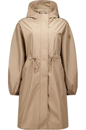 Airforce De Regenjas Mary van is een stijlvolle regenjas met lange mouwen en een verstelbare taille