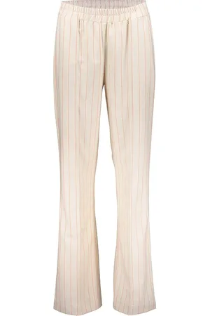 Geisha De Pantalon van is een casual lange broek met een elastische taille en flared pijpen