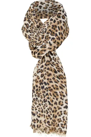 Zo Deze sjaal van is een bohemian dames sjaal met een opvallende panterprint