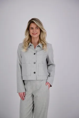 MSCH De Blazer Henrike van is een stijlvolle dames blazer met een button-down kraag en knoopsluiting