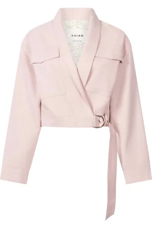 Aaiko Blazer Loisa van is een stijlvolle dames blazer met een opstaande kraag en V-hals