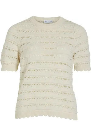 VILA Het T-shirt Dolise van is een stijlvol dames t-shirt met een ronde halslijn en regular pasvorm