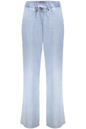 Geisha De jeans is een casual loose fit broek, perfect voor elke gelegenheid