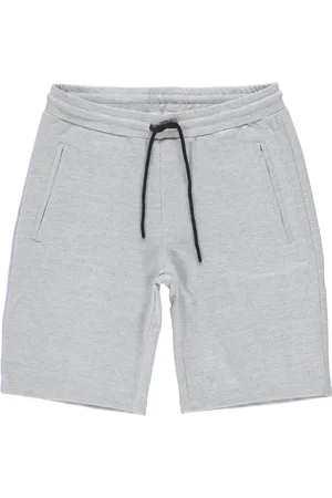 Cars De Short Herrel van is een stijlvolle heren short, ontworpen voor comfort met een elastische taille en praktische zakken op de voorzijde