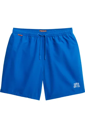 Superdry De Zwemshort Essential van is een stijlvolle zwemshort met een elastische taille, voorzakken en een handig koord