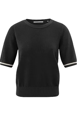 YAYA De top, een stijlvolle dames top met korte mouw, is perfect voor een minimalistische look