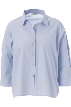 JcSophie De Blouse Gabrielle van is een casual blouse met een opstaande kraag en knopen