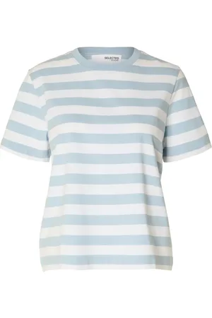 SELECTED Het T-shirt Essential van is een casual dames t-shirt met een boxy fit, ontworpen voor dagelijks comfort