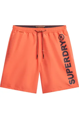 Superdry De Zwemshort Sport Graphic 17 van is een stijlvolle keuze voor de modebewuste sportliefhebber