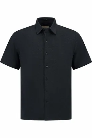 Dstrezzed Het Overhemd Anthony van is een stijlvol heren overhemd met een button down kraag en korte mouwen
