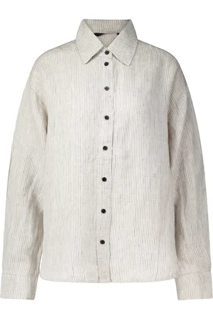 With Black De Blouse Willow van is een casual dames blouse met een stijlvolle spreidkraag en lange mouwen