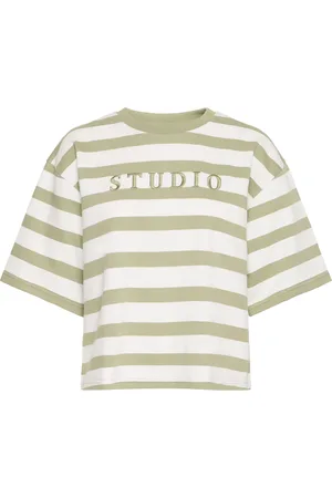Ichi Het T-shirt Ocie van is een casual dames T-shirt met een ronde halslijn en een losse pasvorm
