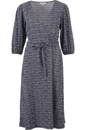 Enjoy De jurk is een stijlvolle aanvulling voor de dames jurken korte mouw collectie