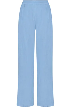 In Shape Pantalon Liva van is een elegante dames pantalon met wijde pijpen