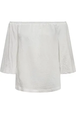 Freequent De Blouse Dasia van is een stijlvolle dames blouse met een vrouwelijke uitstraling