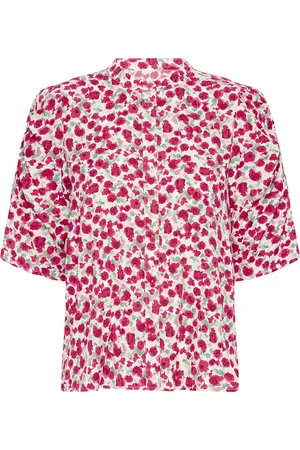 Ichi Blouse Aya van is een stijlvolle dames blouse met een vrouwelijke uitstraling