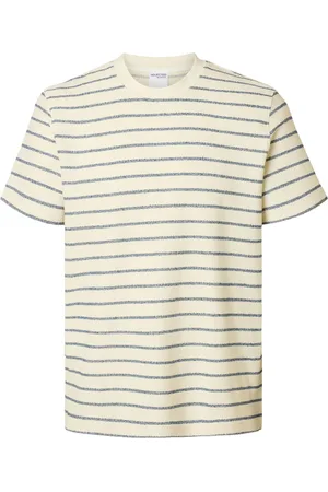 SELECTED T-shirt Django Streep van is een casual heren polo gemaakt van zacht katoen