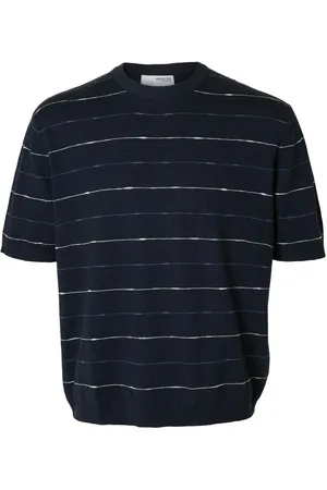 SELECTED T-shirt Berg Sun van is een casual katoenen shirt met korte mouwen en een ronde halslijn