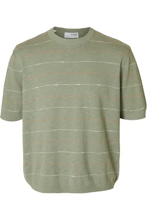 SELECTED T-shirt Berg Sun van is een casual katoenen shirt met korte mouwen en een ronde halslijn