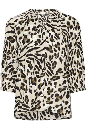 Ichi De Blouse Marrakesh van biedt een stijlvolle casual uitstraling met een panterprint