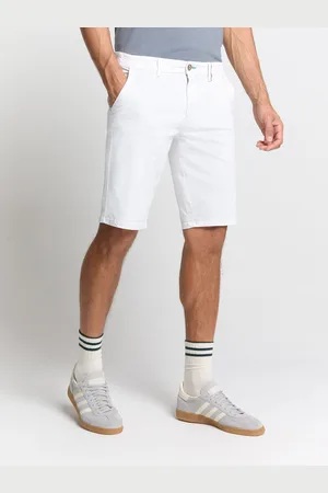 No Excess De Short Chino van is een heren short met een casual stijl en een normale taille