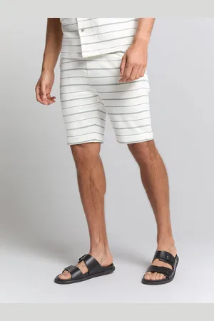 No Excess De Short van is een casual heren short met elastische taille en een koordsluiting voor optimaal comfort