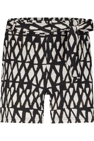Lady Day De Short van combineert casual stijl met een opvallend grafisch patroon