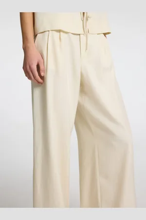 SELECTED Broek Natuk van is een dames lange broek met een verfijnde uitstraling