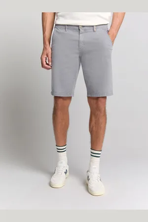 No Excess De Short Chino van is een heren short met een casual stijl en een normale taille
