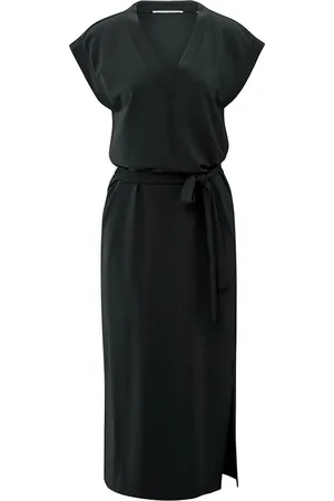 YAYA De jurk met riem van is een elegante maxi-jurk met een V-hals en mouwloos ontwerp