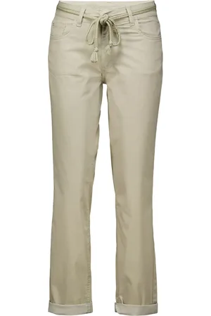Para Mi Broek Bobby van is een stijlvolle chino met een normale taille, voorzien van voor- en achterzakken en een handig koord als sluiting