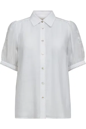 Freequent De Blouse van is een casual blouse met een button down kraag en korte mouwen