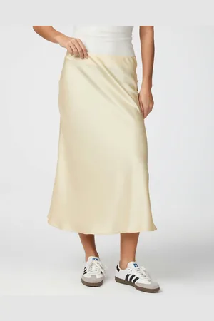 Neo Noir De Rok Bovary van is een stijlvolle maxi rok met een minimalistisch ontwerp en een effen patroon