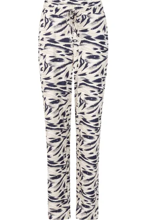 ZOSO De Pantalon Chantal van is een stijlvolle pantalon met een opvallende dierenprint, perfect voor een casual uitstraling