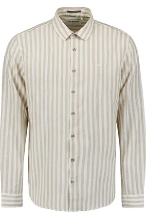 No Excess Het Overhemd Verical Big Stripes van is een casual heren overhemd met een button down kraag en zakken op de voorzijde