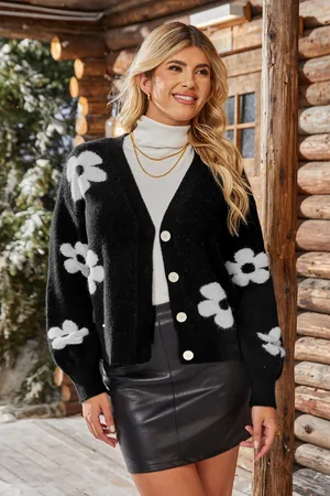 Cupshe Zwarte bloemen intarsia gebreide knoopsluiting vest